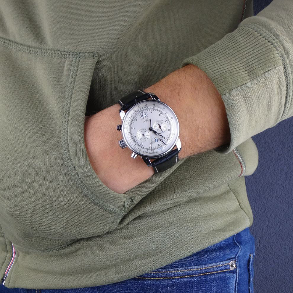 Montre Zeppelin 100 ans Zeppelin Chronographe 42mm acier quartz argenté 7690-1