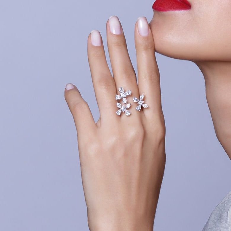 Anillo Zydo con mariposas voladoras y diamantes en oro rosa 51904