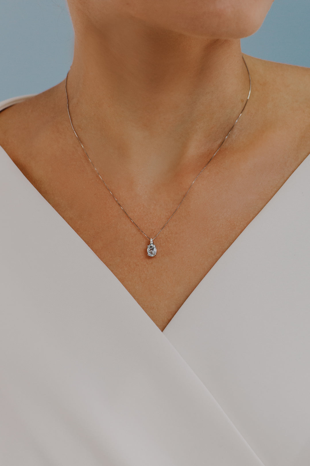 Collar Comete Oro con Diamantes y Aguamarina Ovalada GLQ267
