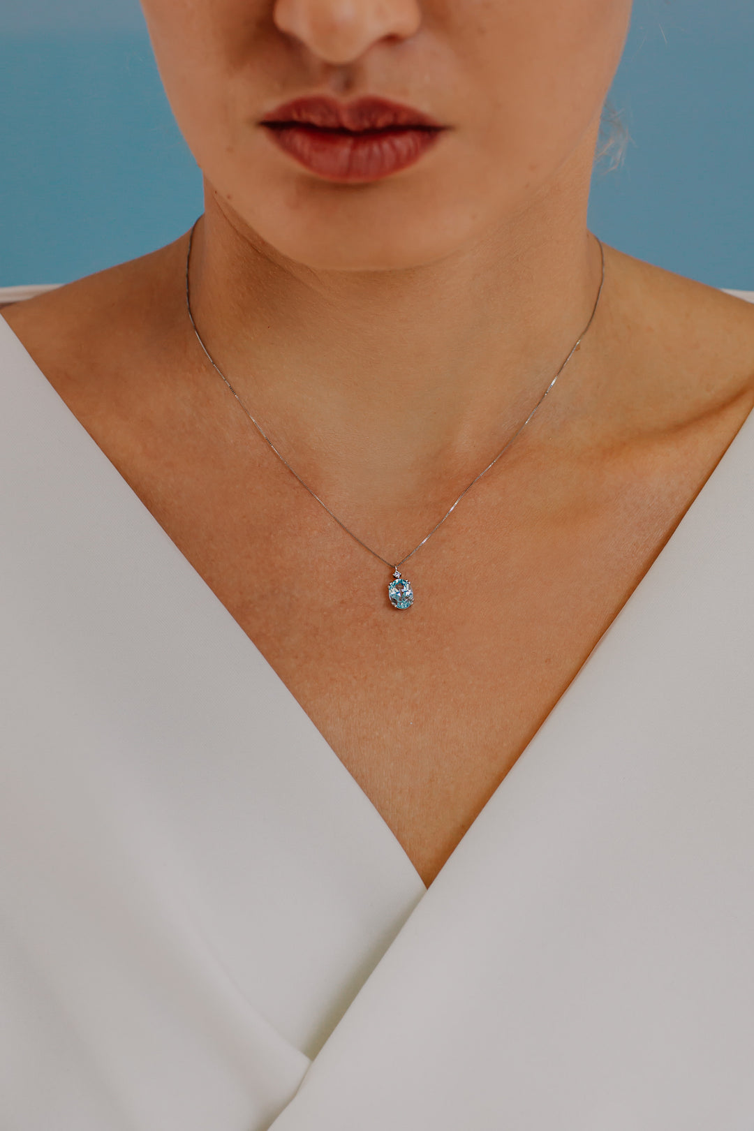 Comete Necklace in Gold and Oval Blue Topaz GLB1206