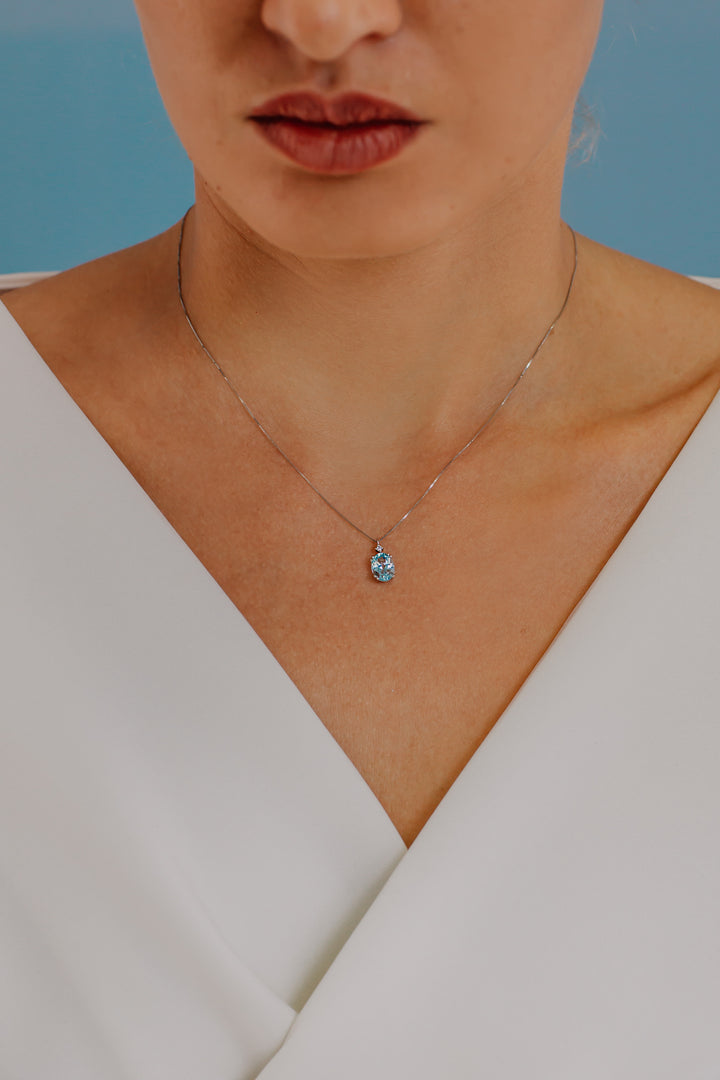 Comete Necklace in Gold and Oval Blue Topaz GLB1206