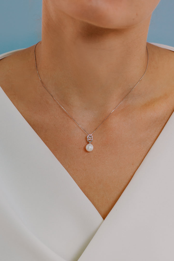 Comete Pearl Necklace in Gold and Diamond GLP579