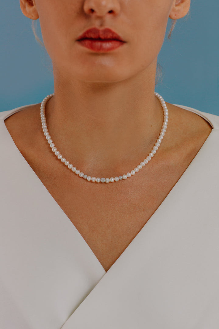 Comete Freshwater Pearl Necklace in Gold and Diamond Spheres FWQ191B
