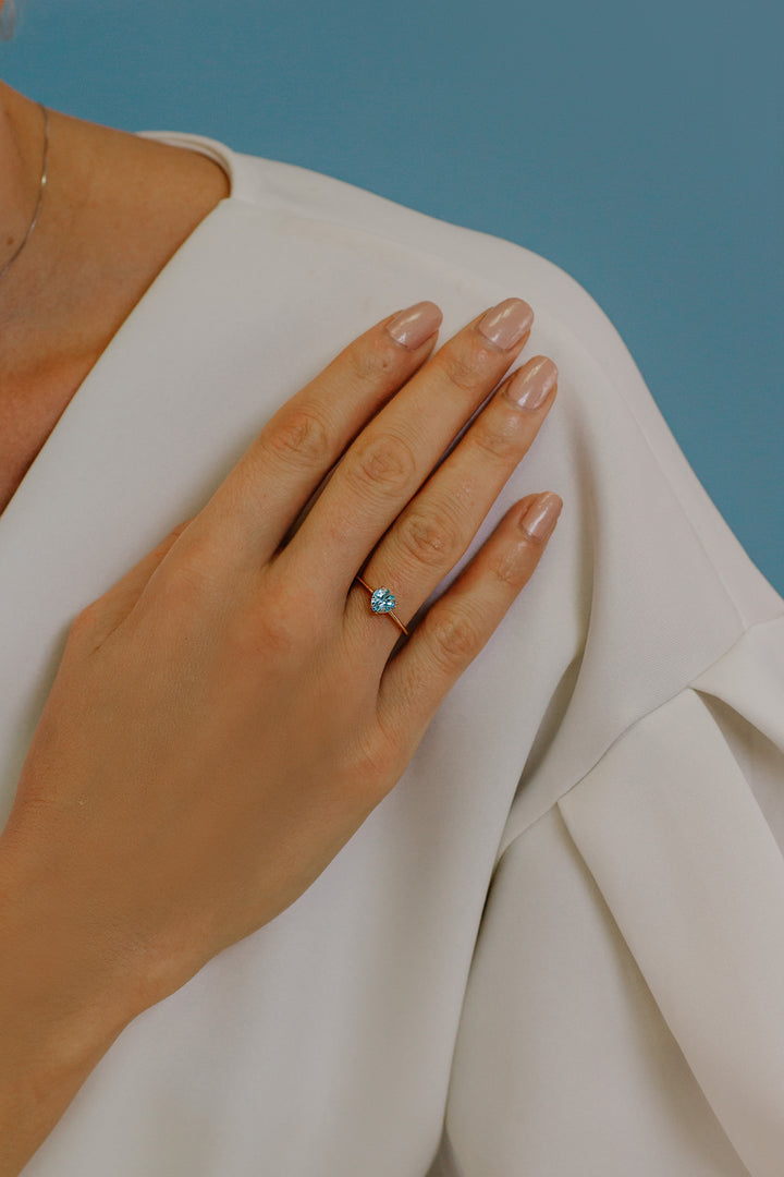 Comete Ring in rose gold and heart-shaped blue topaz ANB2544
