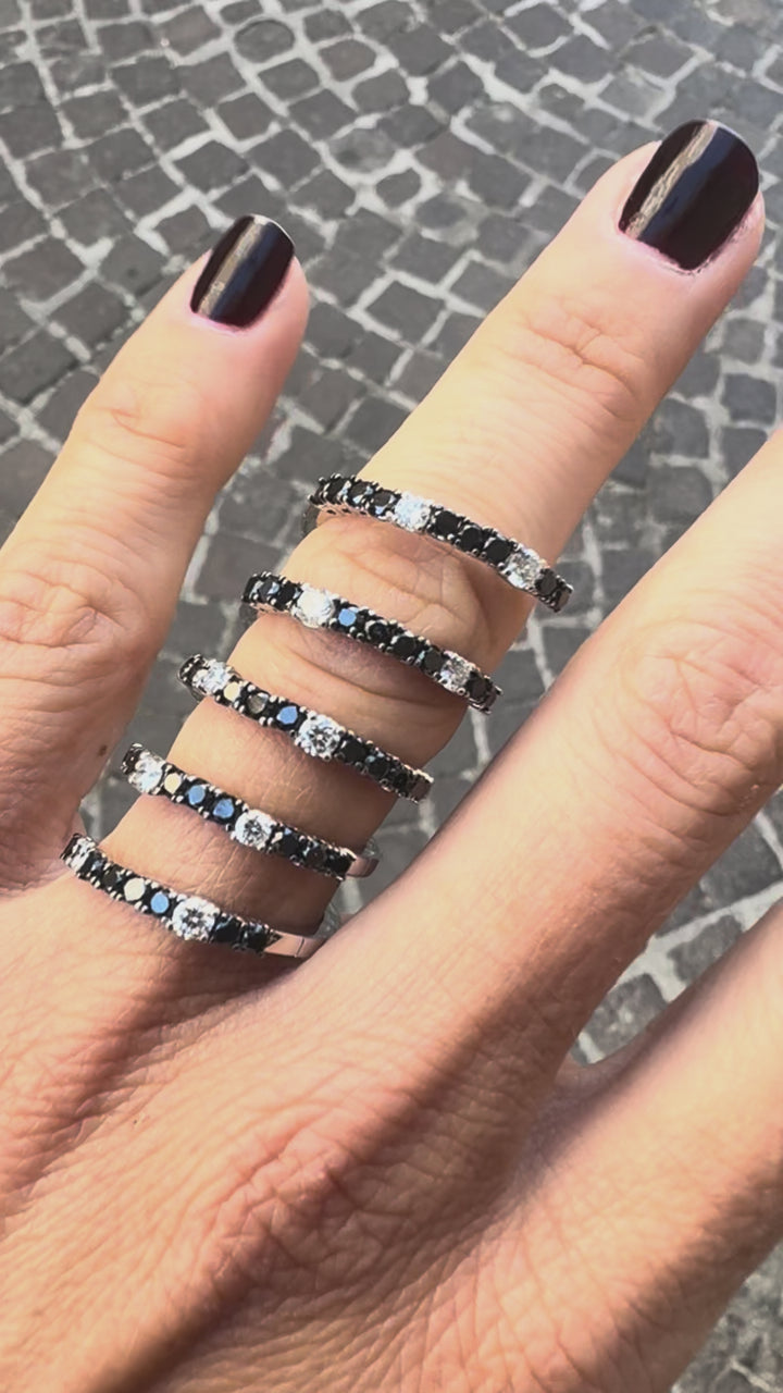 Anillo Sidalo Spirale oro blanco de 18 kt, diamantes blancos y negros M 5043-BN