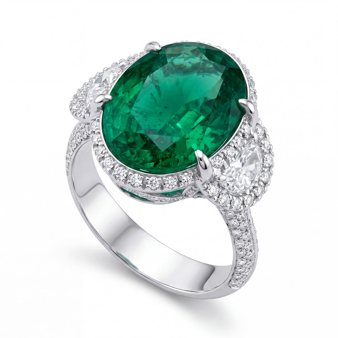 Anillo con esmeralda y biseles laterales de World Diamond Group APU020WSM-16133110067