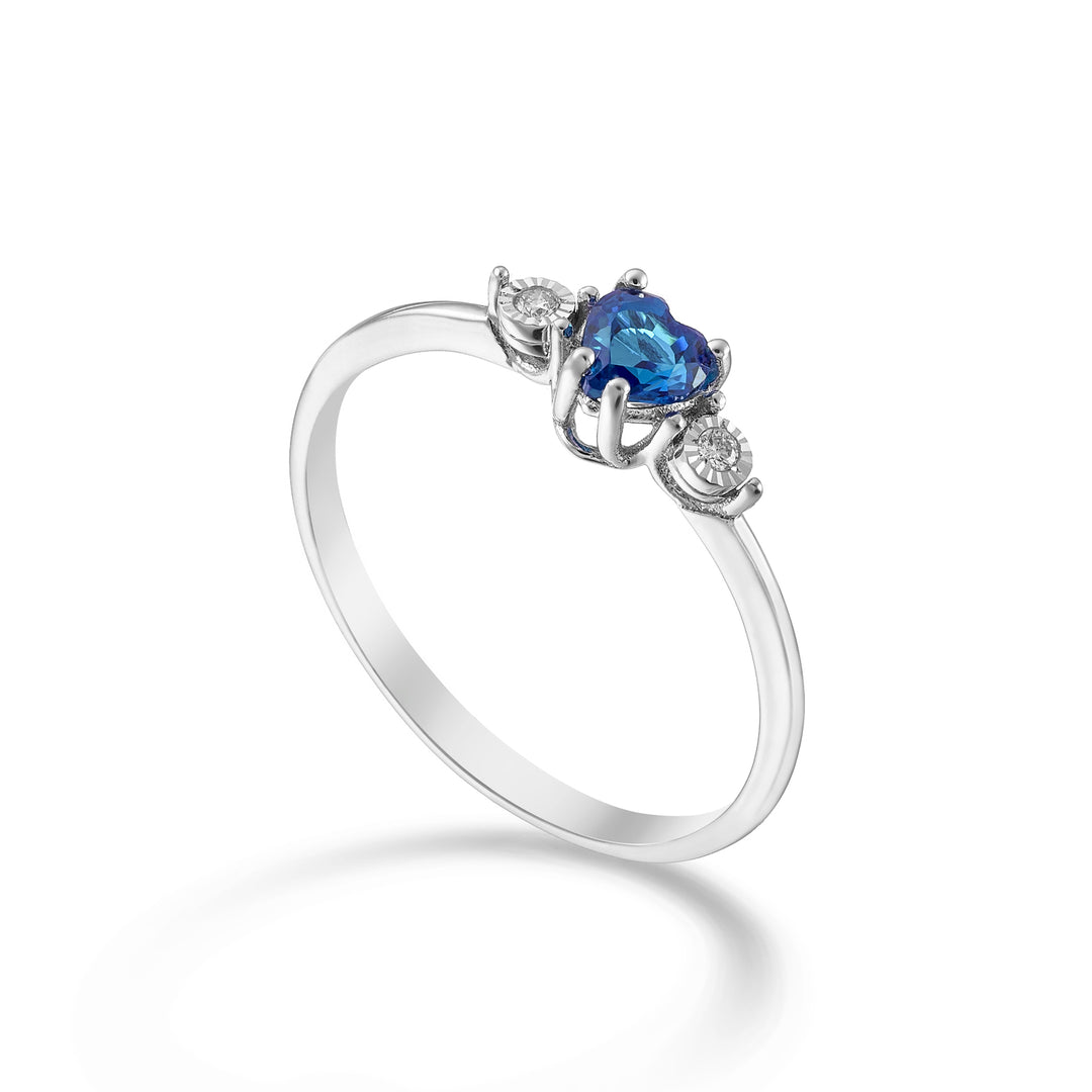 Mikiko un corazón de 18k 4x4 con zafiro y diamantes MA5202O4ZFR