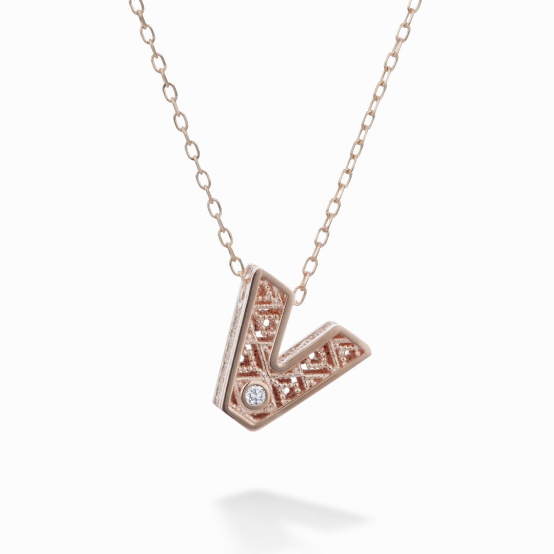 Mikiko cl 18k lettera v oro rosè diam. ct.0,01 MDLETVO3