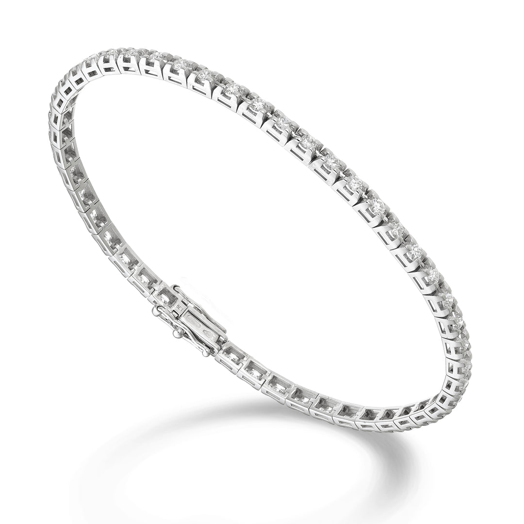 World Diamond Group cast tennis bracelet. light pyramid ct 0.045 each BTP800D0045-170-26012110155