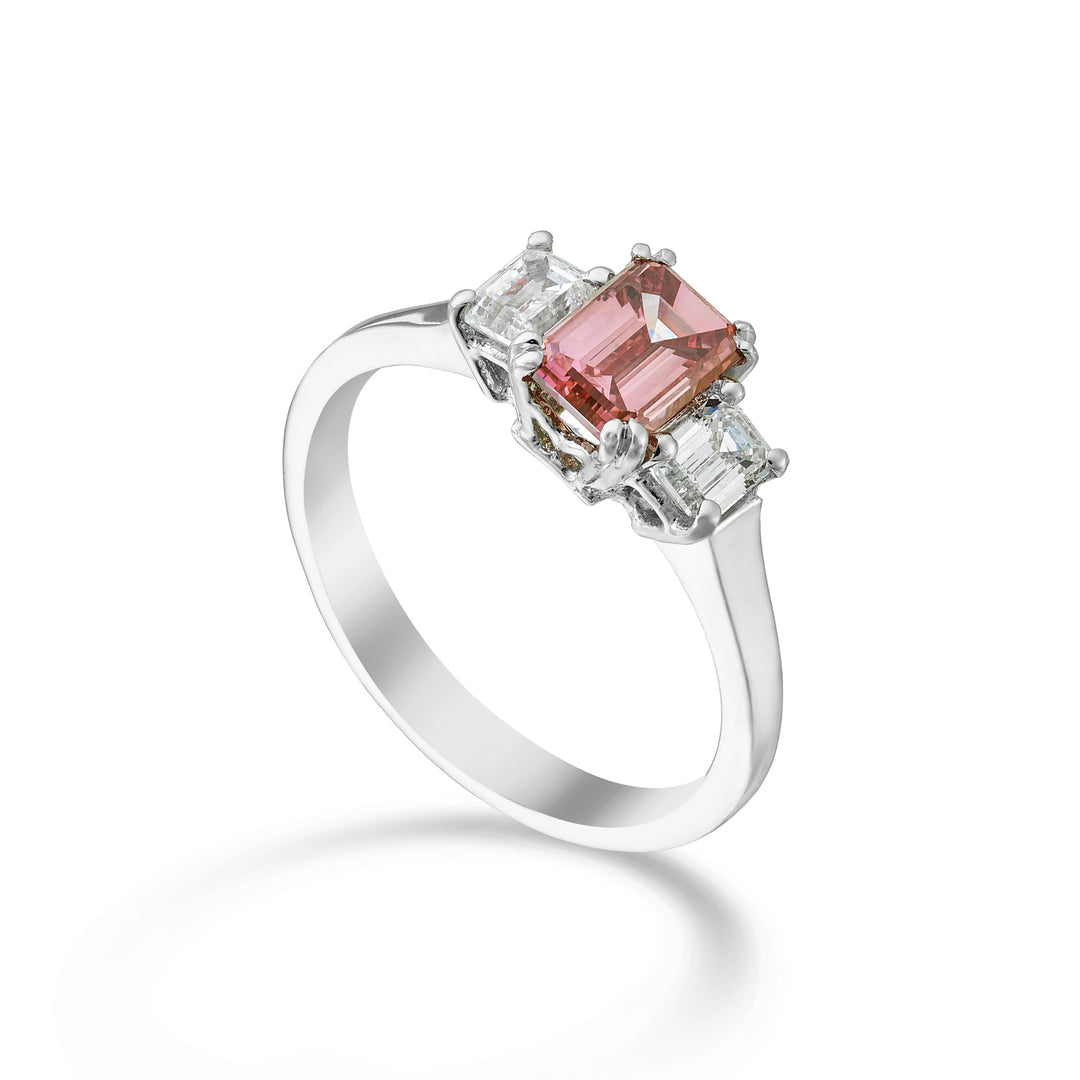Anillo trilogía X-Diamond con centro lgd rosa y diám. LGD XDATRRD023WBP-22061110068