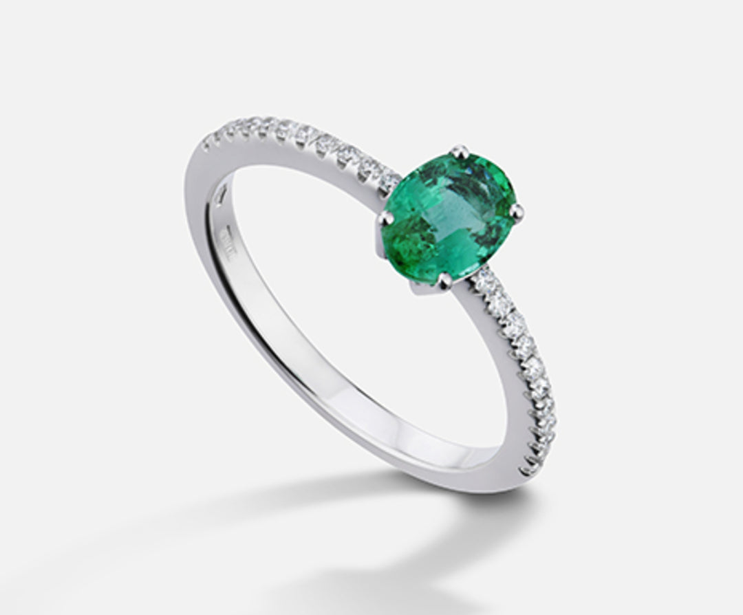 Nihama una esmeralda ovalada de 18k 7x5 ct.0,60 diam. 0,13 quilates NA5104O4BE