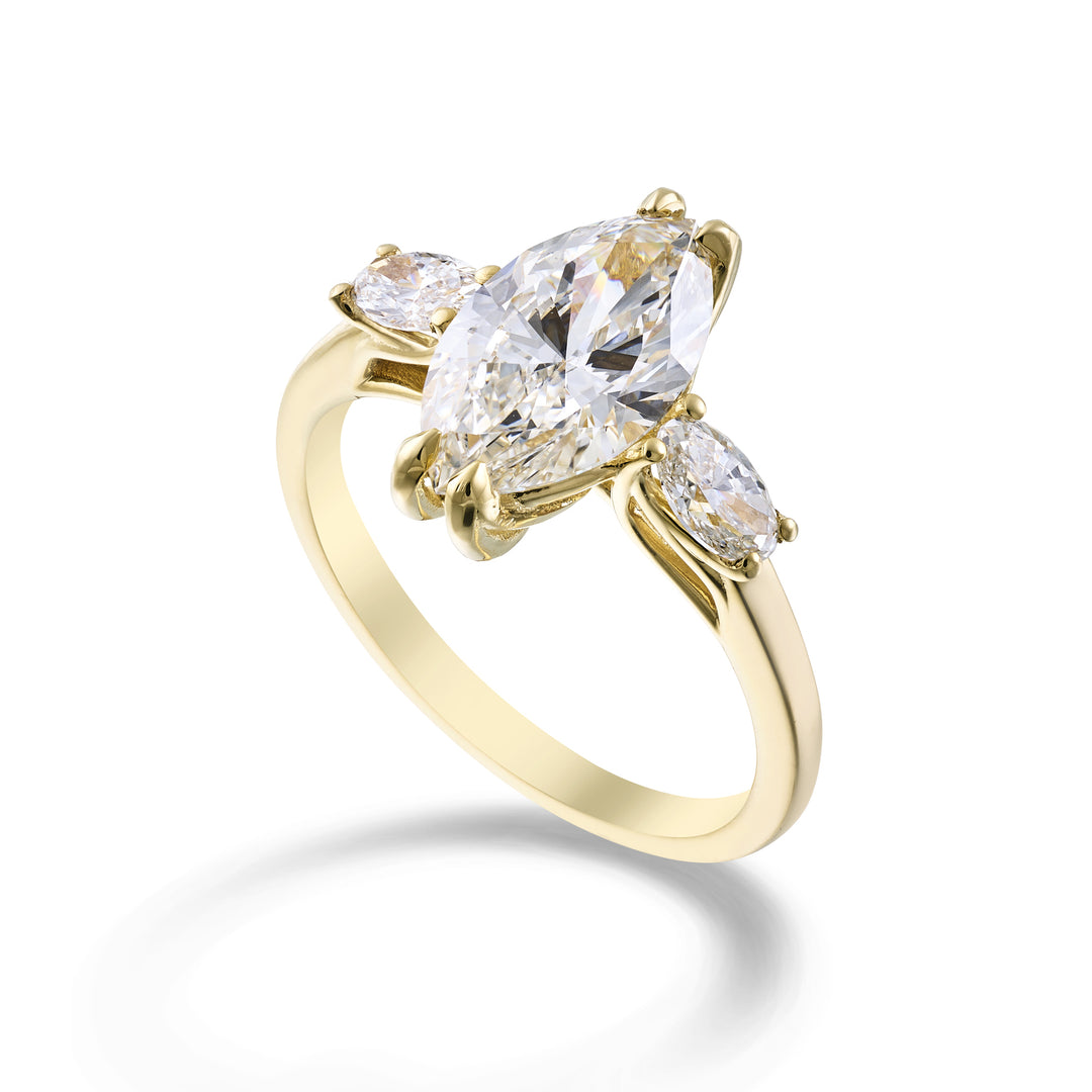 X-Diamond un g.d.tot de laboratorio de 18kt. 2,45 ct, marquesa cen 2,05 ct y óvalos laterales 5x3 0,40 ct XXDAPU123O1MQBI245