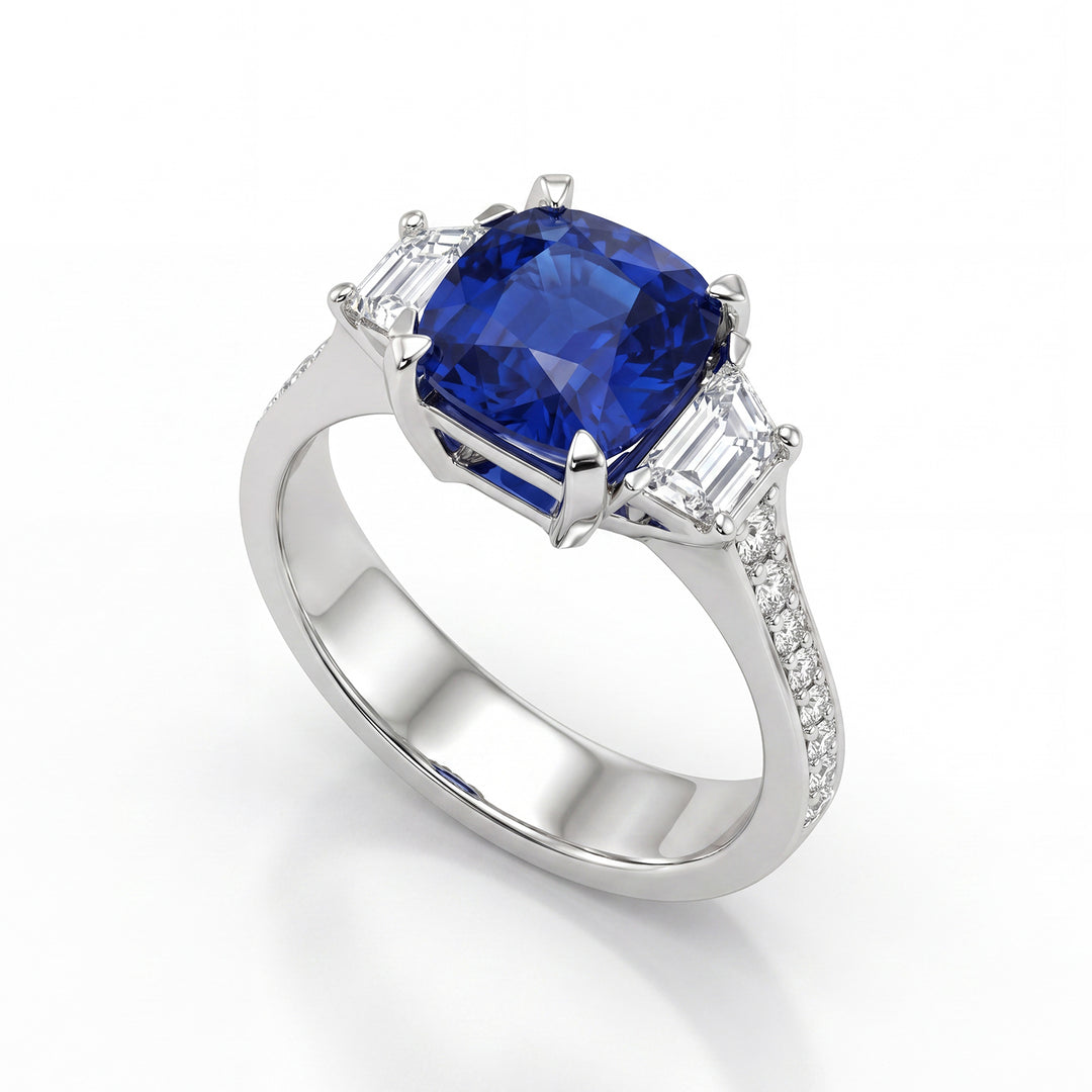 Anillo Golay zafiro cojín 8x8 y trapezoides laterales APU508DZB-24331110016