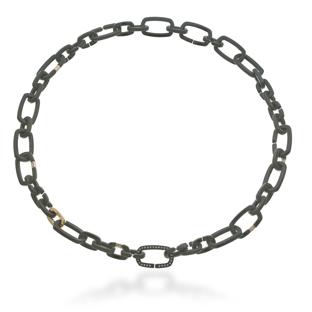 Collier chaîne Golay en titane noir, composé de cinq cubes sertis de diamants et d&