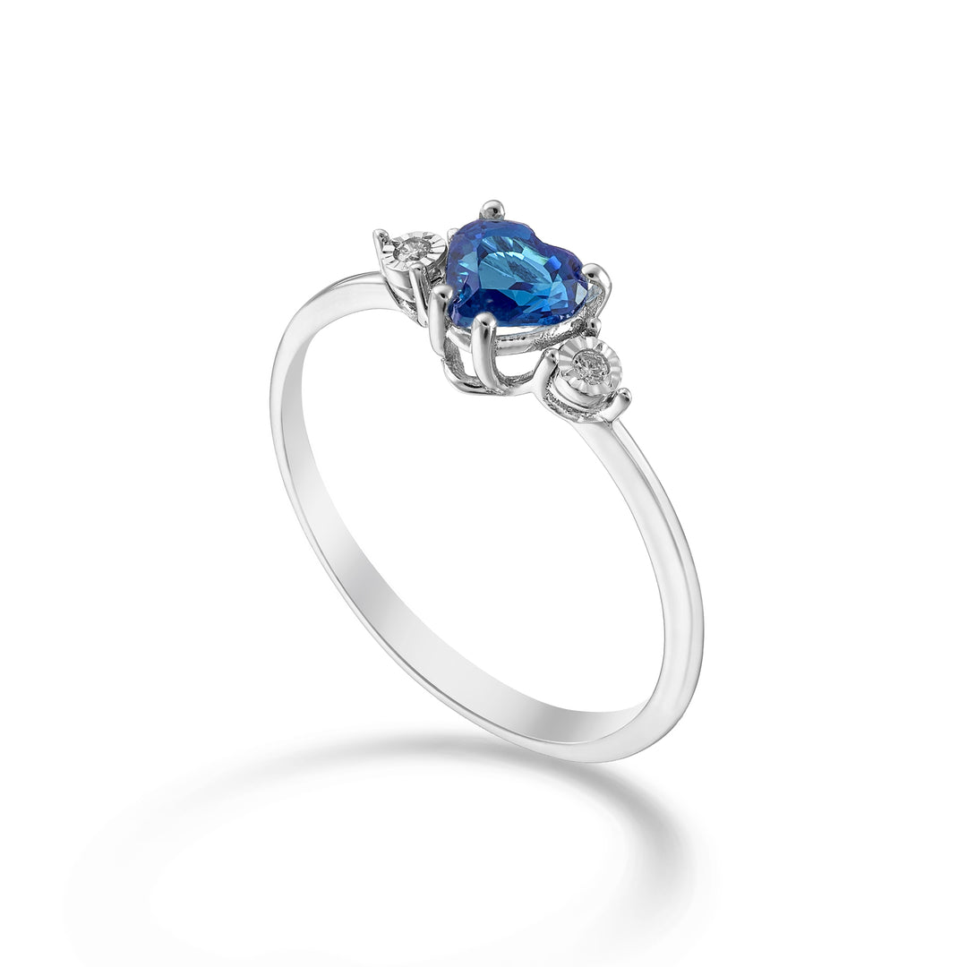 Mikiko un zafiro de 18k n. 5x5 corazón y diamantes laterales MA5215O4ZFN043