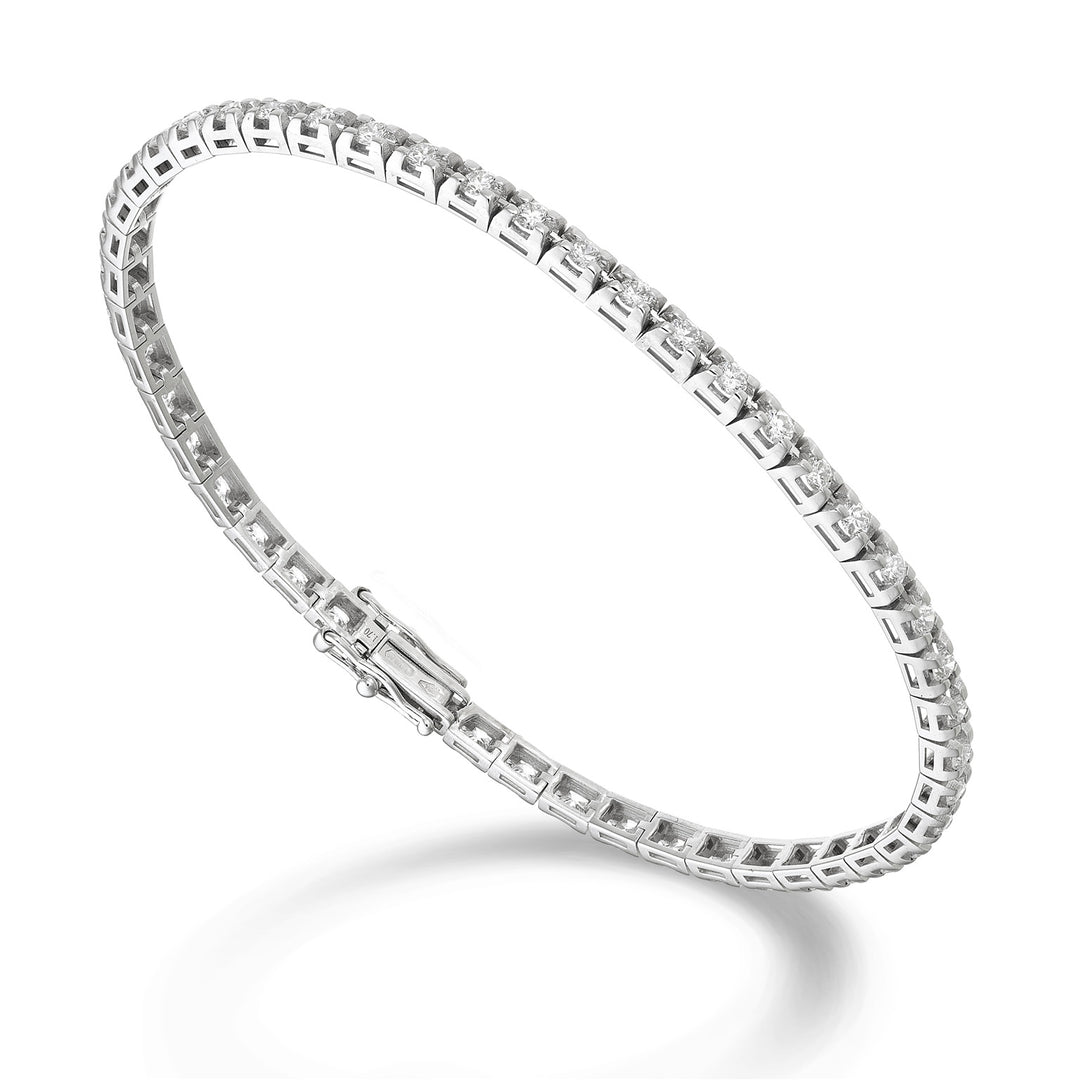 World Diamond Group cast tennis bracelet. light pyramid ct 0.02 each BTP801D0018-170-26012110167